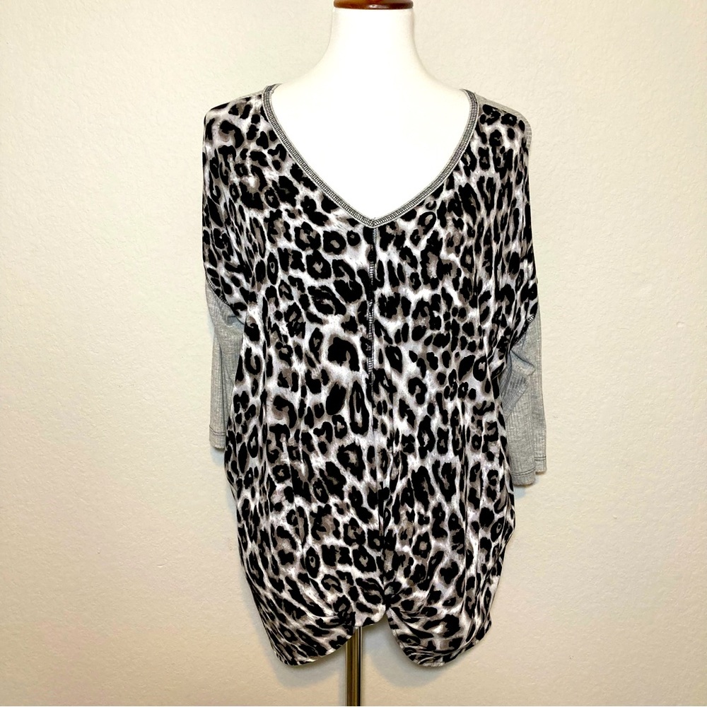 NWOT JODY CALIFORNIA Black & Gray Animal Cheetah Leopard Print Tunic Top  Large